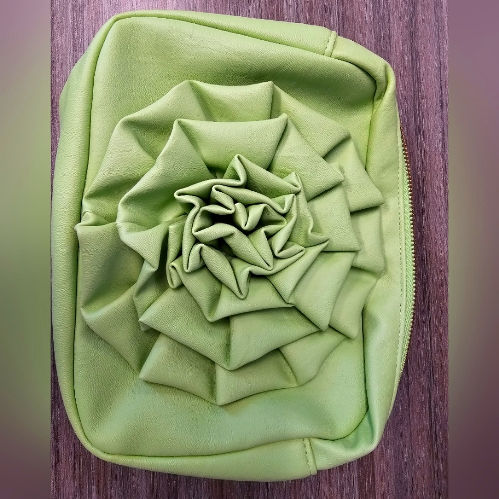 Cosmetic bag